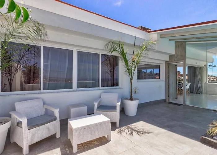 Panoramic Ocean Mountain View 3 Адехе