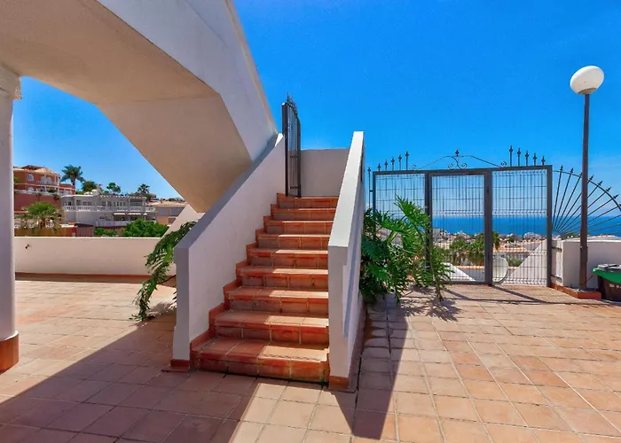 Апартаменты Panoramic Ocean Mountain View 3 *