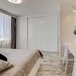 Apartment Panoramic Ocean Mountain View 3
