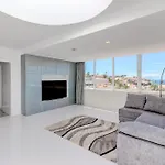 Panoramic Ocean Mountain View 3 *
