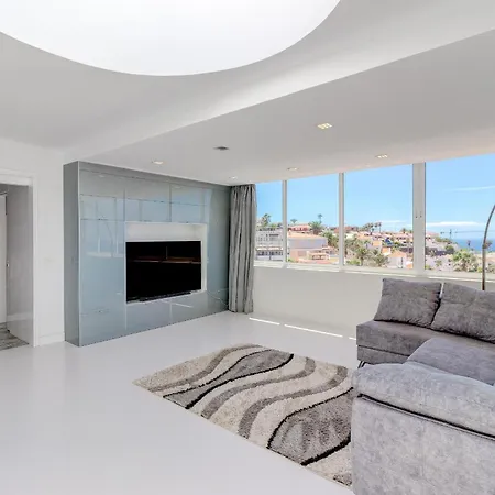 Panoramic Ocean Mountain View 3 アパート *